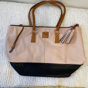 Dooney & Bourke leather tote very light pink, zip top, gently used